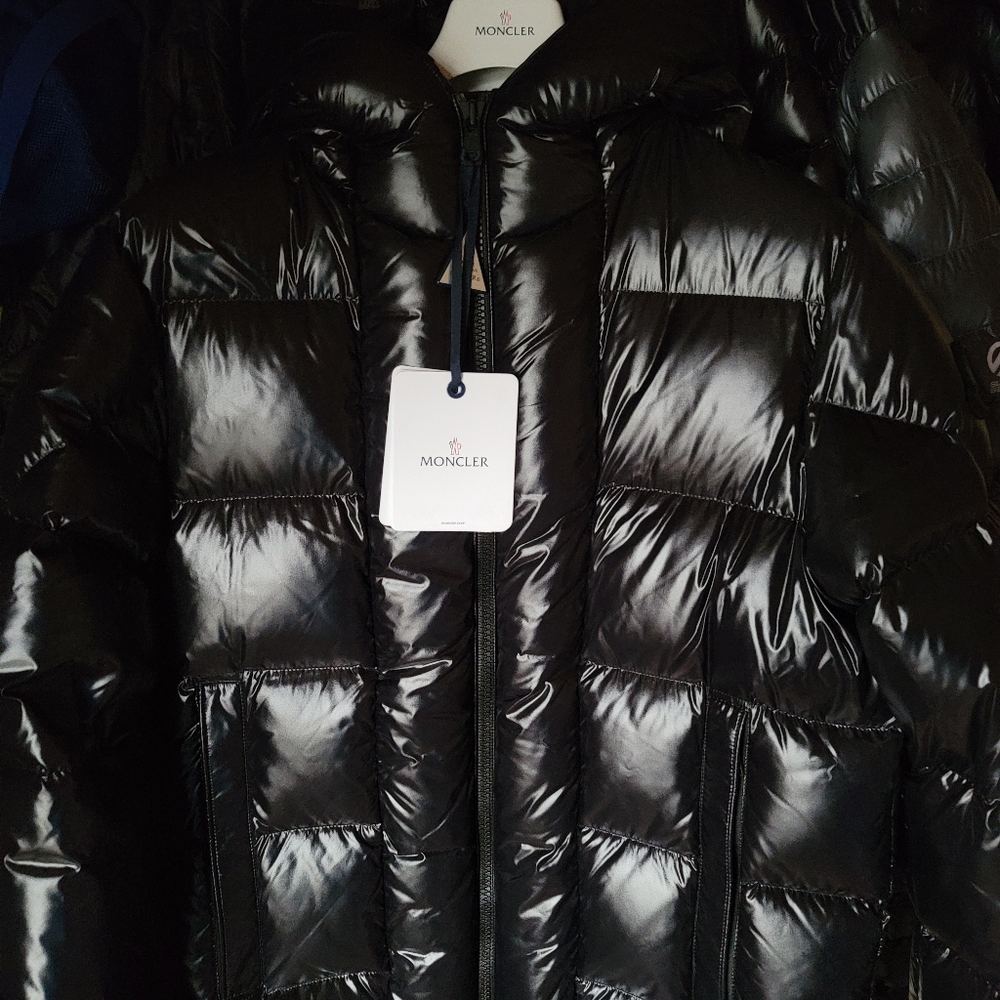 Moncler Dougnac Size 5